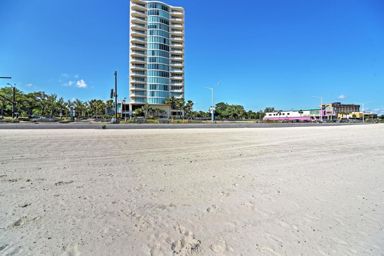 Apartment Beachside Club Balcony With Ocean View Biloxi